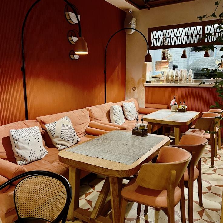 Casual restaurant with booth seating